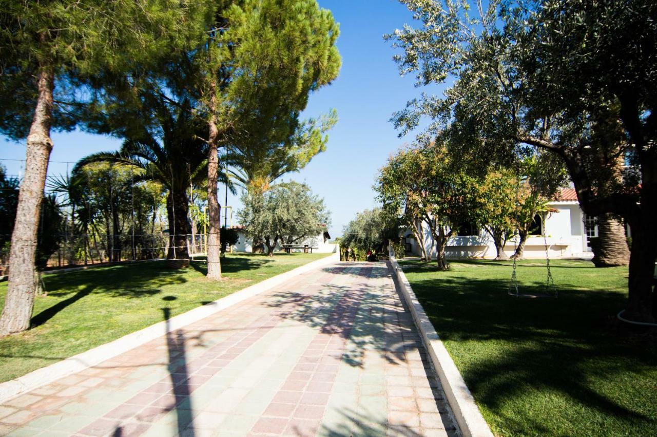 Country Villa Peloponnese With Tennis Court And Pool Zevgolateion Exterior photo