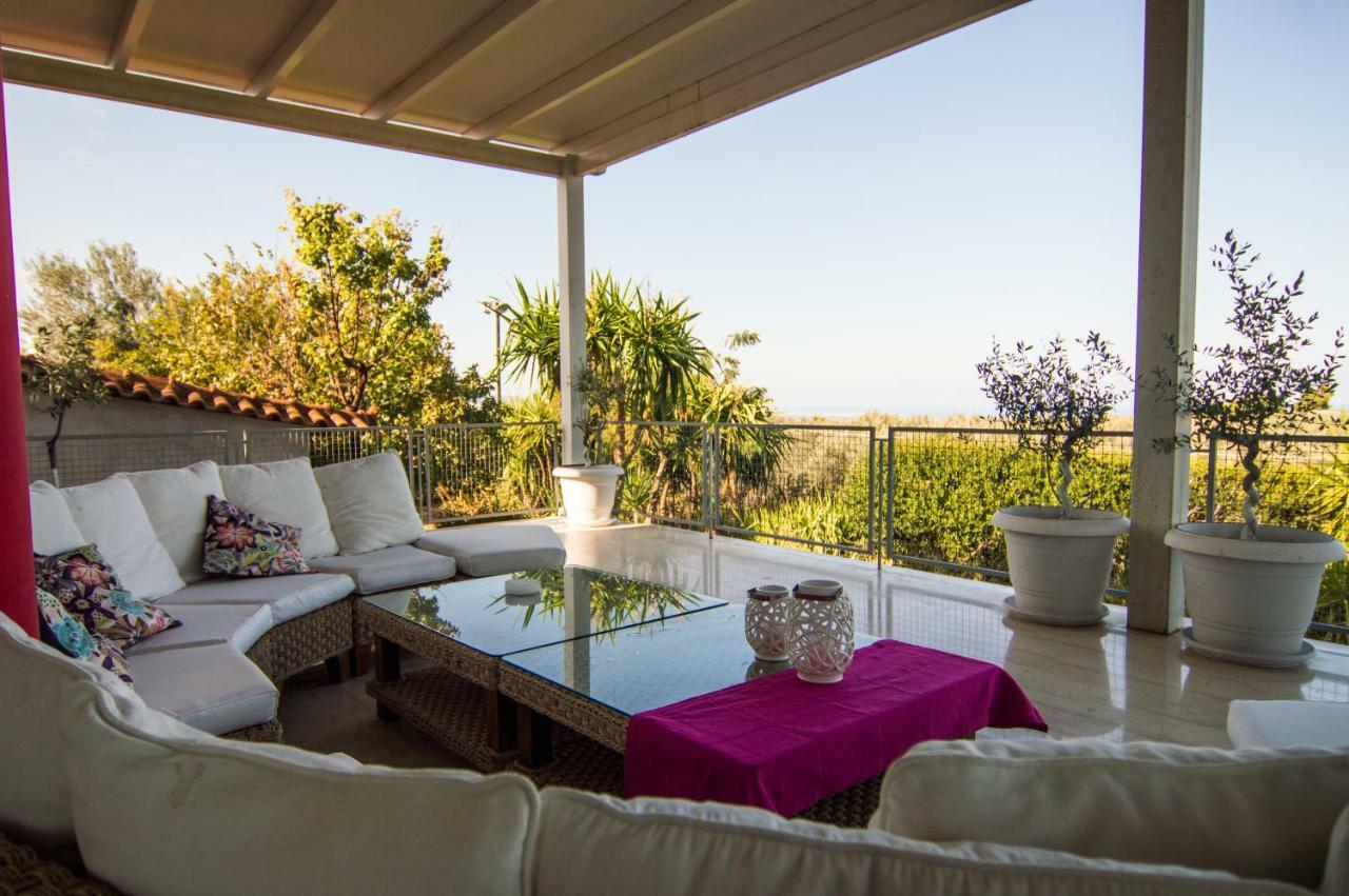 Country Villa Peloponnese With Tennis Court And Pool Zevgolateion Exterior photo